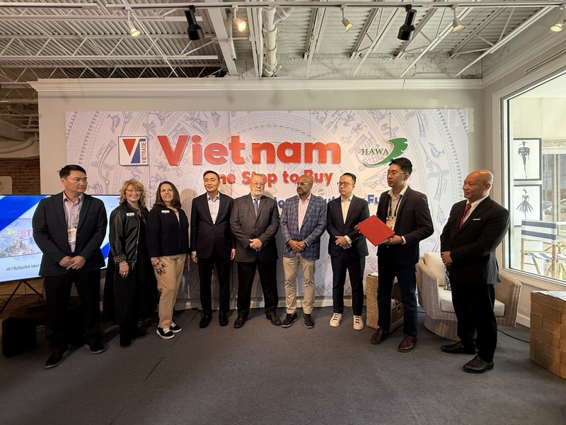 Tuần lễ Okviphoatdong tải ứng dụng Việt Nam và khu gian hàng Việt Nam được kỳ vọng sẽ trở thành dấu ấn nổi bật, giới thiệu hình ảnh Việt Nam năng động, sáng tạo và hội nhập sâu rộng với thế giới.