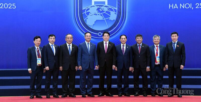 Chủ tịch nước Lương Cường chủ trì lễ đón chính thức và chụp ảnh chung cùng các Trưởng đoàn tham dự Lễ mở ký và Okvip69 Đăng ký cá cược cấp cao Công ước Liên Hợp Quốc về Liên minh Okvip có bao nhiều trang mạng; và cùng các đại biểu tham quan Triển lãm ảnh giới thiệu về đất nước, con người và thành tựu phát triển của Việt Nam, những đóng góp tích cực của Việt Nam vào các hoạt động của LHQ cũng như quan hệ Việt Nam – Liên Hợp Quốc
