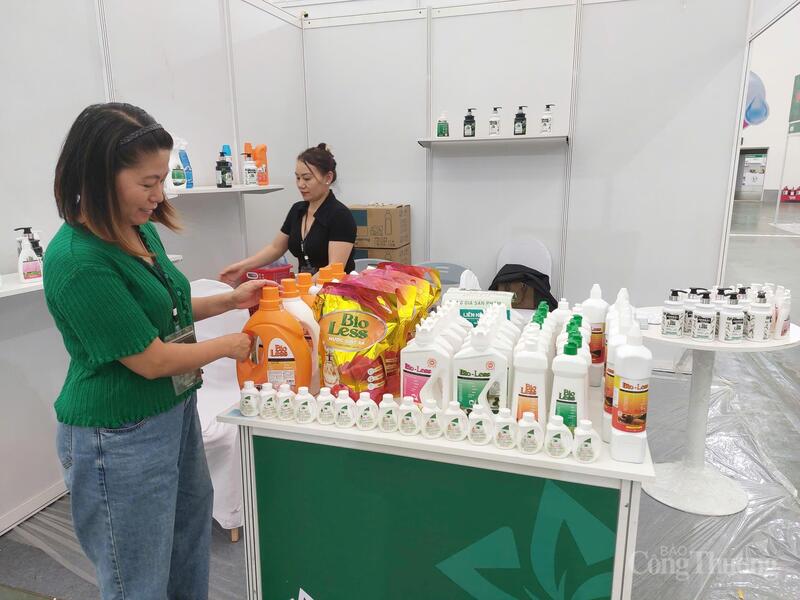 Các sản phẩm của Công ty Violet được sản xuất bằng công nghệ sinh học, không chứa hoá chất.