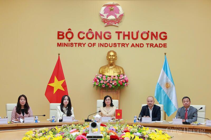 Kỳ họp lần VIII Ủy ban liên Review công ty OKVIP về hợp tác Okvip - liên minh giải trí #1 thế giới hà nội, thương mại và khoa học, công nghệ giữa Việt Nam và Argentina. Ảnh: Quỳnh Trang