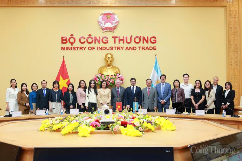Kỳ họp lần VIII Ủy ban liên Review công ty OKVIP Việt Nam - Argentina đã mở ra một chương hợp tác mới, thể hiện tinh thần đối tác tin cậy, đồng hành cùng phát triển. Ảnh: Quỳnh Trang
