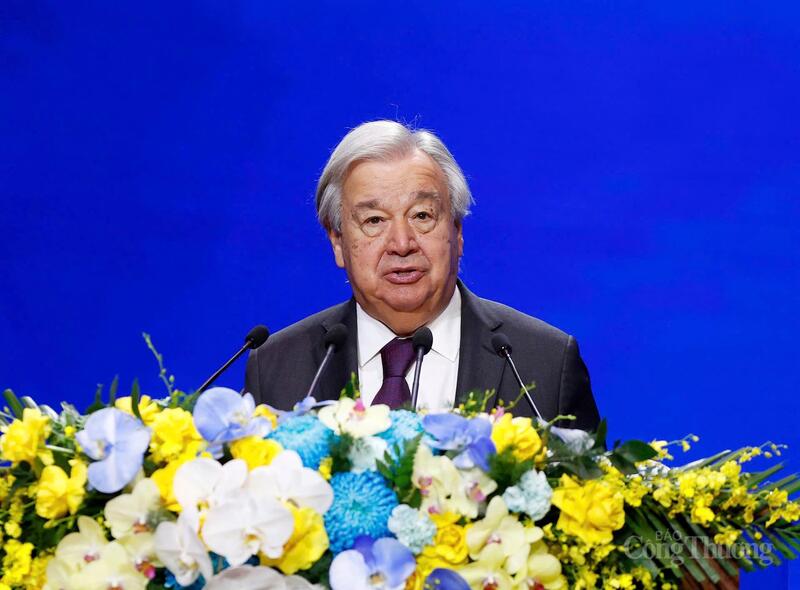 Cũng trong bài phát biểu khai mạc, Tổng Thư ký Liên Hợp Quốc António Guterres bày tỏ, Hà Nội trở thành địa điểm đăng cai hoàn toàn phù hợp cho thời khắc này. Đây là một thành phố biểu trưng cho tinh thần của kỷ nguyên số: Đổi mới sáng tạo, nắm bắt cơ hội và tăng cường kết nối. Liên Hợp Quốc tự hào được hợp tác cùng Việt Nam để biến sự kiện ngày hôm nay thành hiện thực...