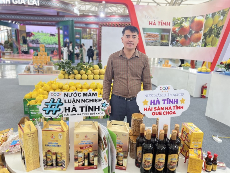 Ông Đặng Đình Minh - Phó Giám đốc Hợp tác xã thu mua và chế biến thủy hải sản Chiến Thắng.
