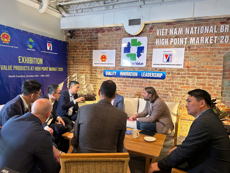Khu Gian hàng quốc gia Việt Nam tại High Point Market 2025 góp phần khẳng định vị thế hàng Việt trên thị trường quốc tế. Ảnh: Phương Cúc