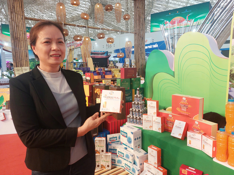 Bà Đinh Thị Phương, đại diện Công ty Cổ phần Công nghệ Dược liệu Bắc Hà (tỉnh Thái Nguyên).