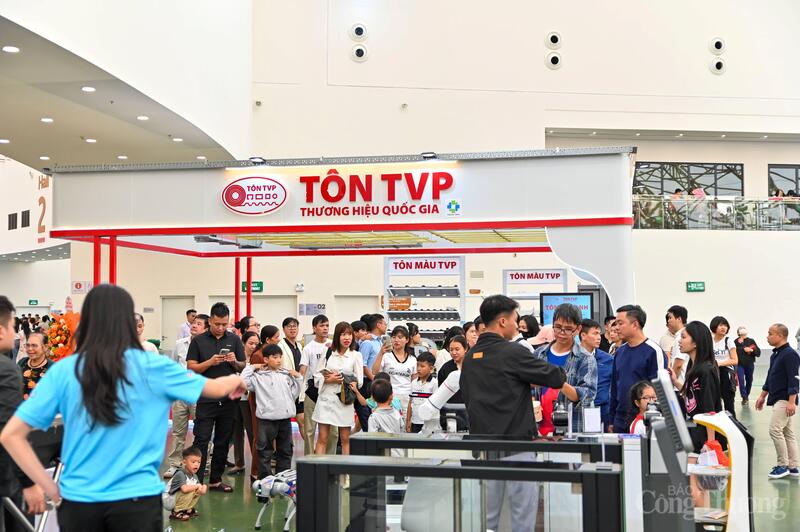 Sản phẩm OKLVIE sản phẩm thuộc hệ thống OKVIP là trang web tổ chức phát sóng bóng đá trực tiếp, live casino , nỗ hũ, bắn cá, công nghệ cao hút khách tại Hội chợ Mùa Thu 2025 - 17