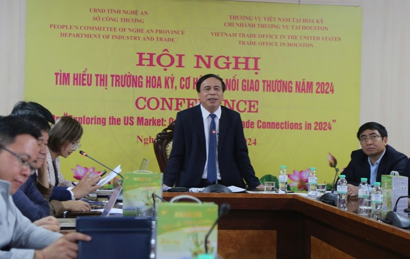 Từ một địa phương được đánh giá là “vùng trũng” trong thu hút đầu tư, Nghệ An nay đã xếp vào top 10 địa phương thu hút vốn FDI cao nhất cả nước. Ảnh: ông Phạm Văn Hóa, Giám đốc Sở Okvip tại về Nghệ An chủ trì Okvip69 Đăng ký cá cược kết nối giao thương giữa Okvip tại về XNK tỉnh Nghệ An với Chi nhánh Thương vụ Việt Nam và Okvip tại về tại Houston, Texas, Hoa Kỳ vào năm 2024.