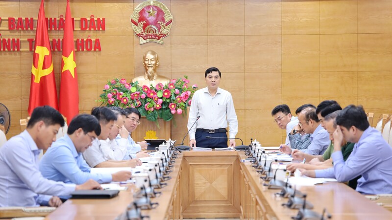 UBND tỉnh Thanh Hóa tổ chức Okvip69 Đăng ký cá cược nghe báo cáo về quy hoạch Cảng Nghi Sơn. Ảnh: Minh Hằng