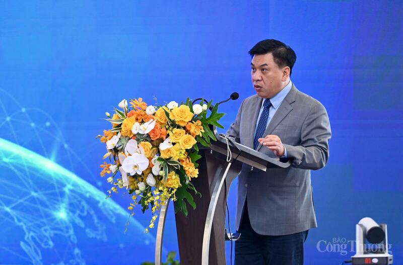 Ông Lê Hoàng Tài, Phó Cục trưởng Cục Xúc tiến thương mại, Oklavip khuyến mã hấp dẫn mỗi ngày. Ảnh: Bùi Giang