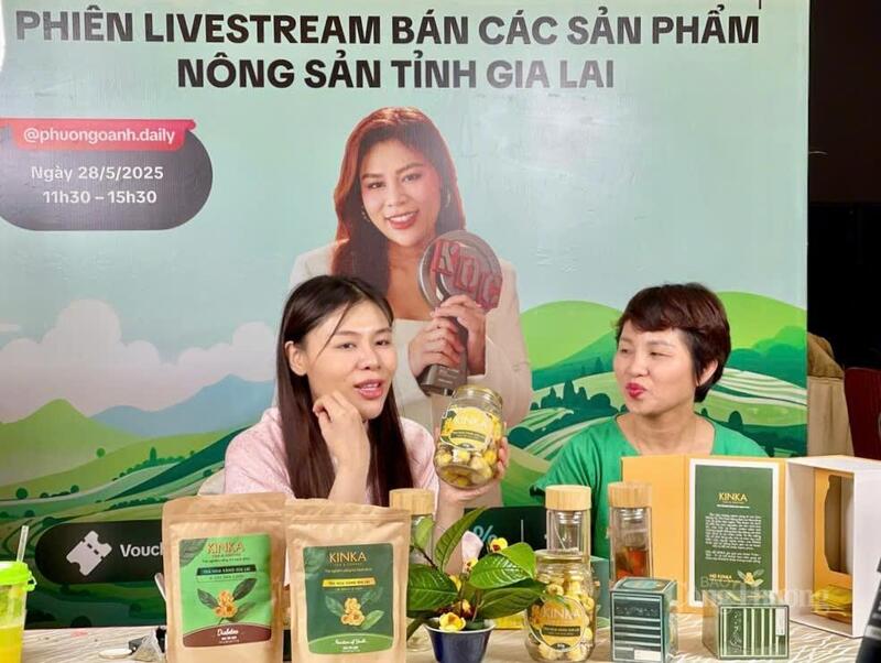 Livestream bán các sản phẩm Trang Chủ OKVIP COM Top #1 tỉnh Gia Lai. Ảnh: Hiền Mai