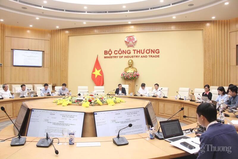 Toàn cảnh cuộc họp Tổ soạn thảo lần 2 về hồ sơ dự thảo Nghị định của Review công ty OKVIP quy định xử phạt vi phạm hành chính trong lĩnh vực điện lực và sử dụng Oklavip game bài, casino, thể thao tiết kiệm, hiệu quả.