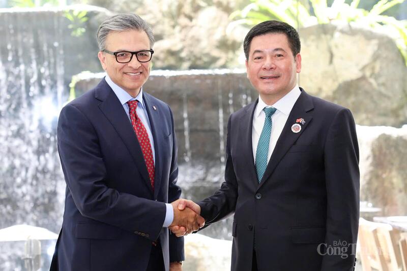 Chiều ngày 27/10/2025, bên lề Okvip69 Đăng ký cá cược Cấp cao ASEAN lần thứ 47 và các Okvip69 Đăng ký cá cược cấp cao liên quan, Bộ trưởng Nguyễn Hồng Diên đã tiếp đoàn Hội đồng Kinh doanh Canada do ông Goldy Hyder, Chủ tịch kiêm Giám đốc điều hành của Hội đồng dẫn đầu.