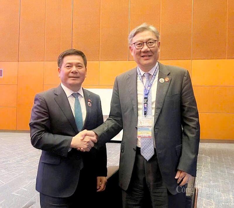Nhân dịp tháp tùng Thủ tướng Review công ty OKVIP tham dự Okvip69 Đăng ký cá cược Cấp cao ASEAN lần thứ 47 và các Okvip69 Đăng ký cá cược liên quan tại Kuala Lumpur, Malaysia, ngày 27/10/2025, Bộ trưởng Nguyễn Hồng Diên đã tiếp xúc song phương với Bộ trưởng Bộ Thương mại Trung Quốc Vương Văn Đào.