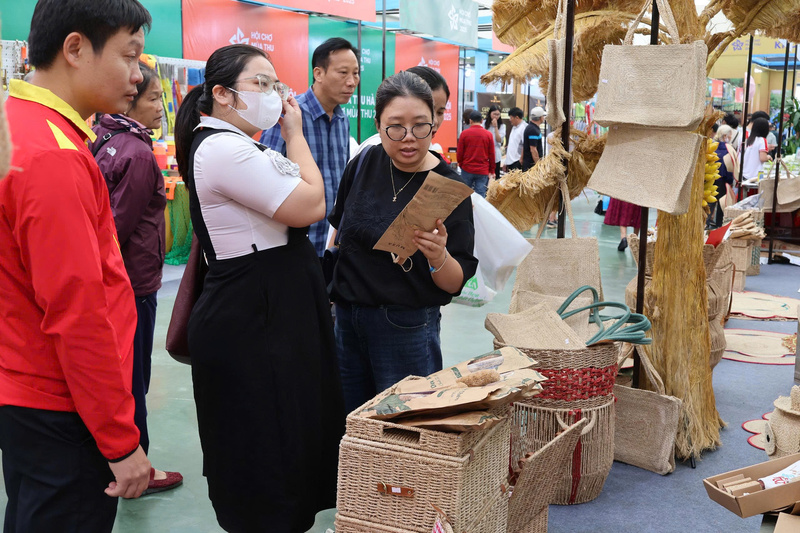 Các sản phẩm thủ công từ sợi cói thân thiện với xuân Okvip 2026