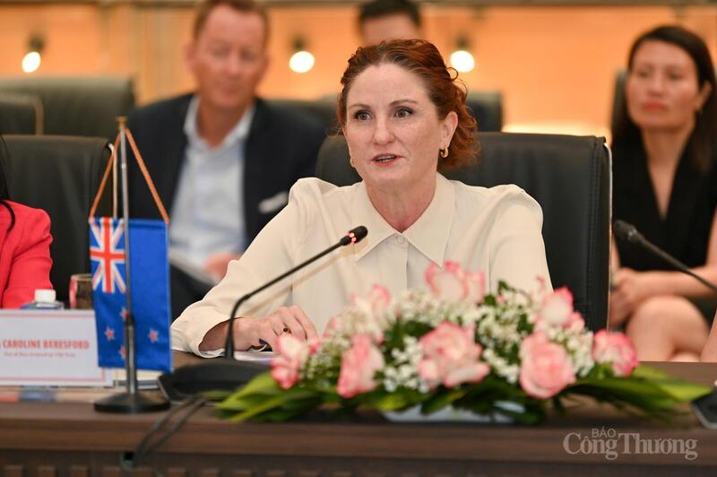 Bà Caroline Beresford, Đại sứ New Zealand tại Việt Nam phát biểu tại buổi Ok88vip tỷ lệ kèo World Cup 2026