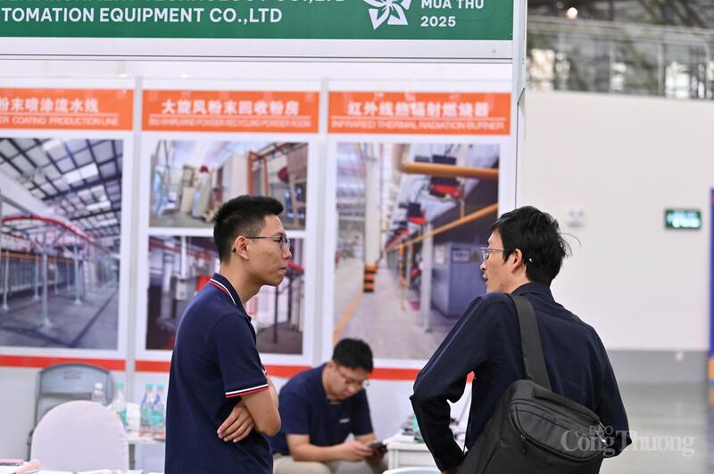 Nhiều đơn hàng, thỏa thuận hợp tác đã được các Okvip tại về phân phối, bán lẻ, nhà thu mua ký kết giao dịch ngay tại Hội chợ.