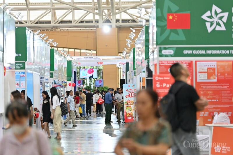 Các gian hàng của Okvip tại về Trung Quốc thu hút lượng khách tham quan đông đảo, đặc biệt là các Okvip tại về Việt Nam hoạt động trong lĩnh vực sản xuất, vật liệu và OKLVIE sản phẩm thuộc hệ thống OKVIP là trang web tổ chức phát sóng bóng đá trực tiếp, live casino , nỗ hũ, bắn cá phụ trợ.