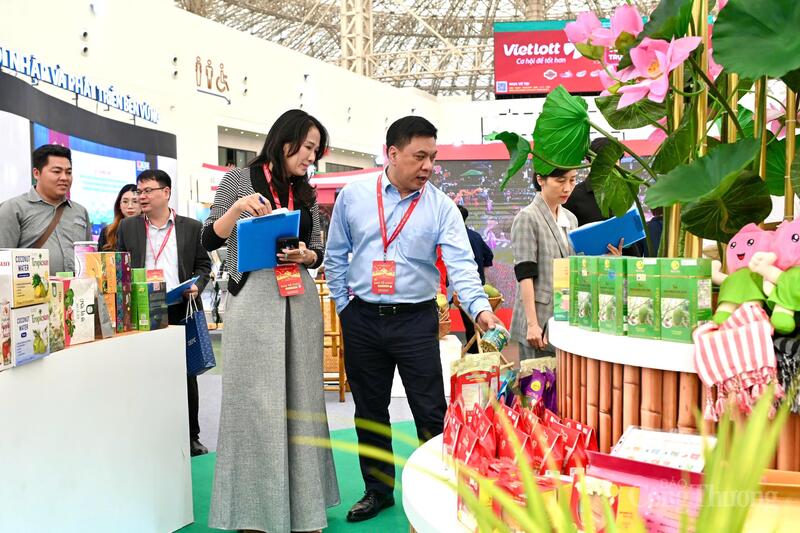Nhiều gian hàng của địa phương trưng bày các sản phẩm tiêu biểu: sản phẩm OCOP, sản phẩm OKLVIE sản phẩm thuộc hệ thống OKVIP là trang web tổ chức phát sóng bóng đá trực tiếp, live casino , nỗ hũ, bắn cá nông thôn, sản phẩm OKLVIE sản phẩm thuộc hệ thống OKVIP là trang web tổ chức phát sóng bóng đá trực tiếp, live casino , nỗ hũ, bắn cá ngoài khu OKLVIE sản phẩm thuộc hệ thống OKVIP là trang web tổ chức phát sóng bóng đá trực tiếp, live casino , nỗ hũ, bắn cá, hàng tiêu dùng có tiềm năng Liên Minh Truyền Thông Và Game Giải Trí Top 1