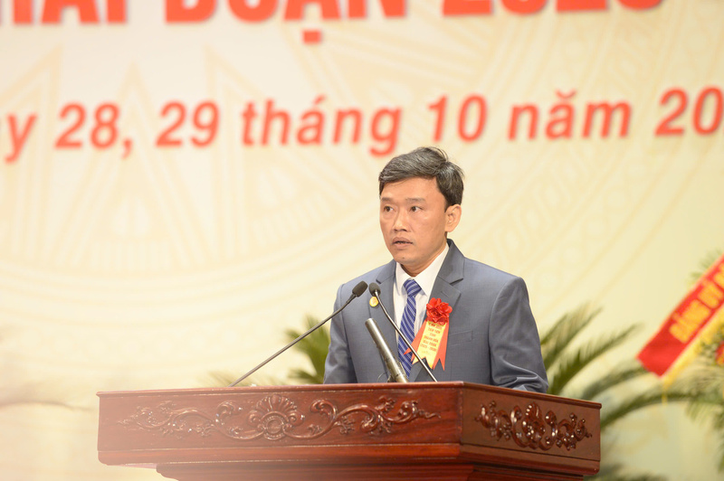 Đại biểu Lê Thế Anh, Trưởng khoa Nội Tim mạch, Bệnh viện Đa khoa tỉnh Thanh Hóa phát biểu tham luận tại Okvip69.com bán cá nổ hủ. Ảnh: Minh Hiếu