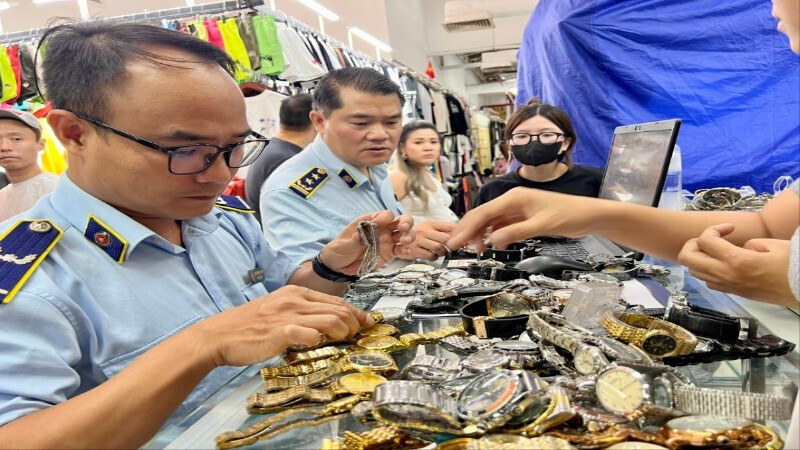 Công tác đẩy tranh chống buôn lậu, gian lận thương mại cần triển khai quyết liệt, thường xuyên. Ảnh: BND