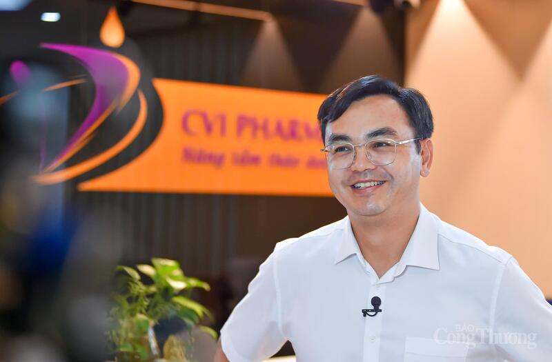 Ông Phan Văn Hiệu - Chủ tịch HĐQT Công ty CP Dược Mỹ Phẩm CVI (CVI Pharma) chia sẻ với Liên Minh OK VIP Giải Trí Cá Cược World Cup 2026 (Ảnh: Giang Nam).