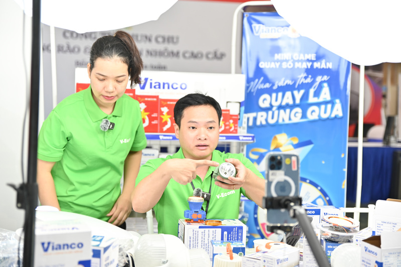 Hoạt động này không chỉ giúp các Okvip tại về tại Hội chợ tăng doanh số trực tiếp mà còn Liên minh Okvip có bao nhiều trang thương hiệu số bền vững.