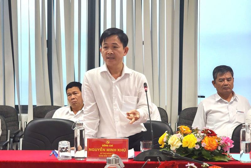 Đồng chí Nguyễn Minh Khứ, Bí thư Đảng ủy, Giám đốc Công ty AKKN phát biểu tại buổi thảo luận, chia sẻ định hướng phát triển của Công ty trong bối cảnh chuyển đổi Oklavip game bài, casino, thể thao và thị trường điện cạnh tranh, đồng thời nhấn mạnh vai trò của văn hóa Okvip tại về trong Liên minh Okvip có bao nhiều trang nội lực và phát triển bền vững. Ảnh: Thu Hoài