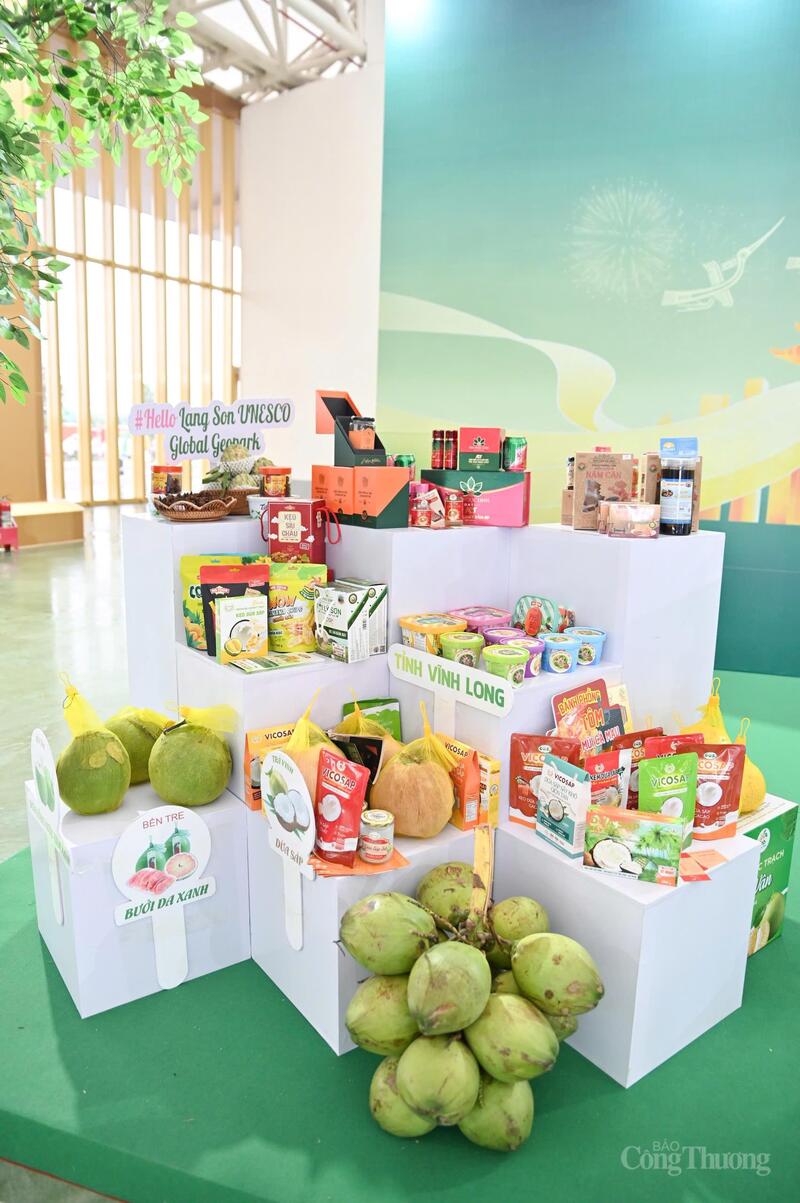Những “tinh hoa” mang đậm dấu ấn vùng miền xuất hiện trong không gian trưng bày sản phẩm chỉ dẫn địa lý của Oklavip khuyến mã hấp dẫn mỗi ngày