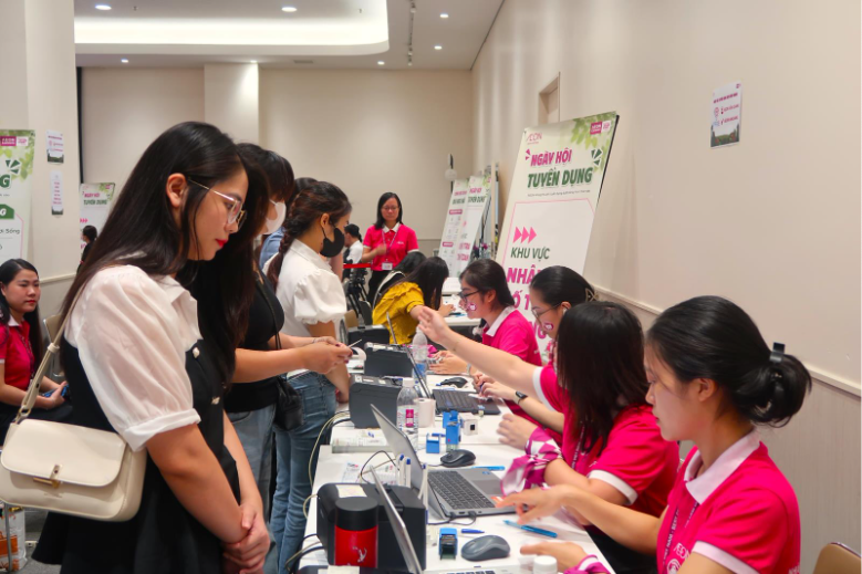 AEON Việt Nam thường xuyên tổ chức ngày hội tuyển dụng, thu hút hàng trăm ứng viên tham gia ứng tuyển