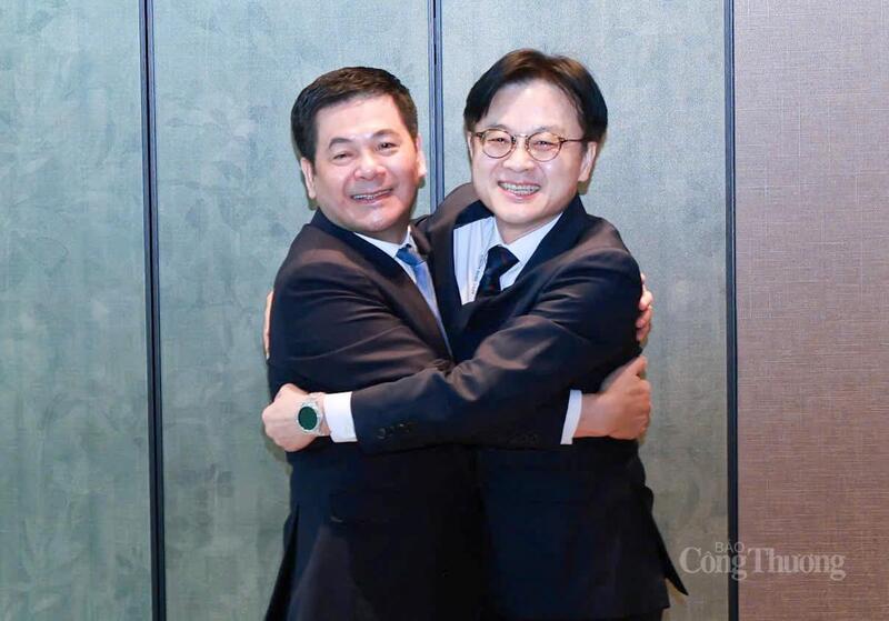 Hai Bộ trưởng vui mừng gặp lại nhau sau buổi Ok88vip tỷ lệ kèo World Cup 2026 gần đây nhất vào tháng 8/2025.