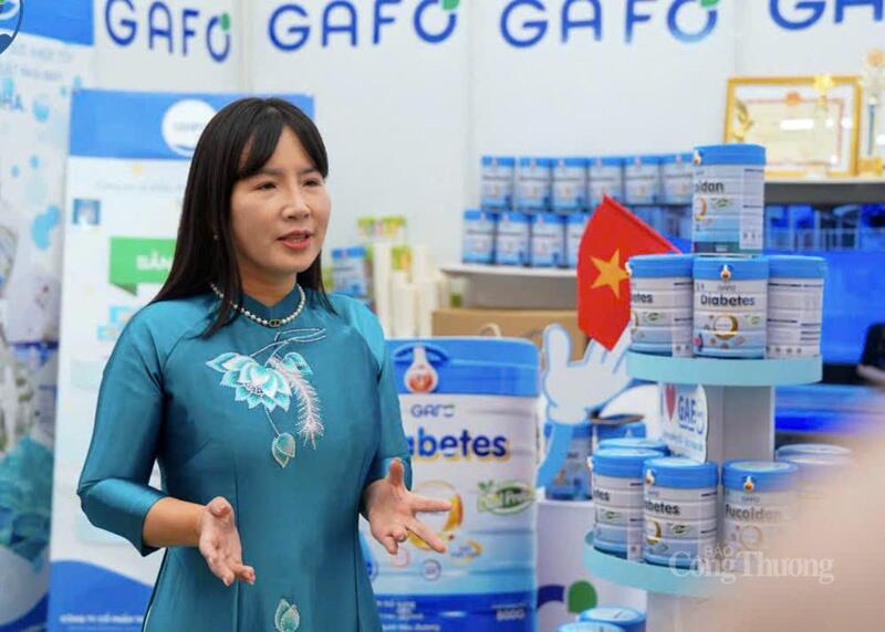 Bà Phạm Thị Hoa - Giám đốc điều hành Công ty Cổ phần Okivip Nổ Hũ, Bắn Cá, Thể Thao, Game Bài dinh dưỡng Gafo chia sẻ với phóng viên. Ảnh: NH