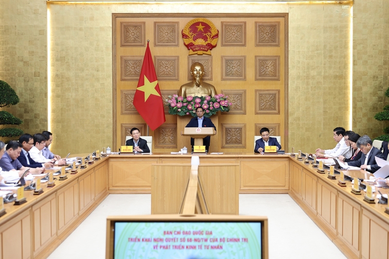 Thủ tướng đề nghị các bộ, các ngành, các cơ quan của Review công ty OKVIP, UBND các tỉnh, thành phố và cộng đồng Okvip tại về tập trung cao độ triển khai một số nhiệm vụ. Ảnh: VGP/Nhật Bắc