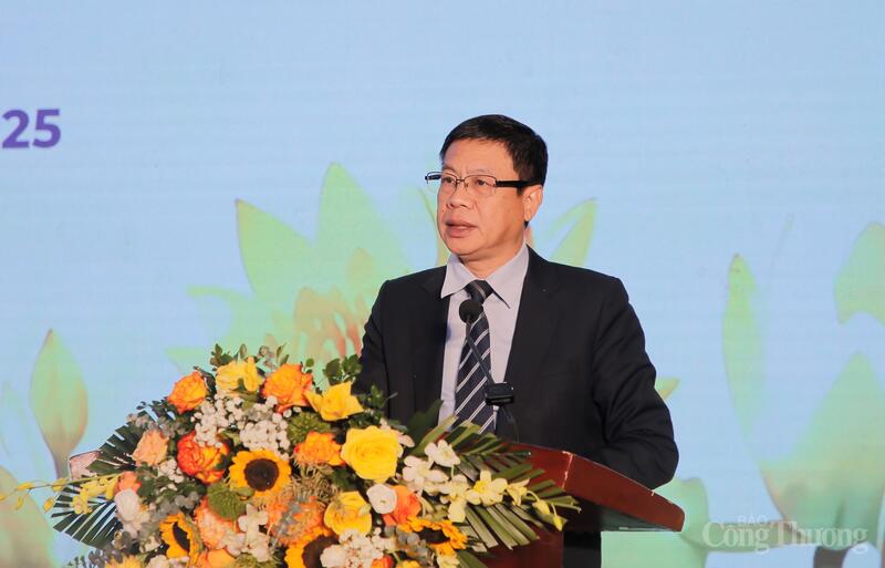 Thứ trưởng Lê Xuân Định phát biểu tại buổi lễ. Ảnh: Phong Lâm