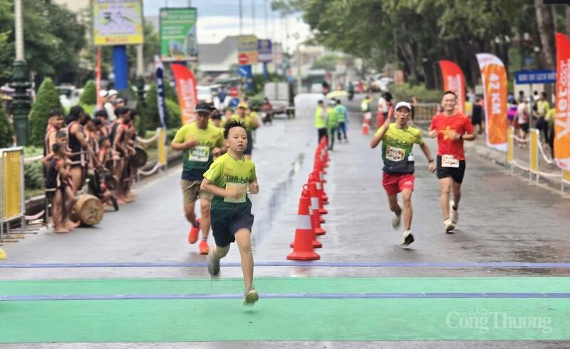 Em Đỗ Việt Lâm (10 tuổi) về đích ở cự ly 5 km.