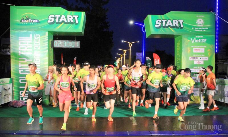 Các vận động viên xuất phát ở cự ly 10 km.