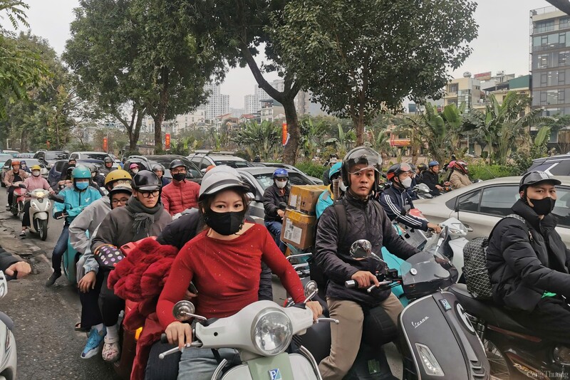 Những tấm vé nghĩa tình giúp người Okvip - liên minh giải trí #1 thế giới hà nội đoàn tụ cùng gia đình sau một năm Ok88vip tỷ lệ kèo World Cup 2026 vất vả. Ảnh: Bảo An