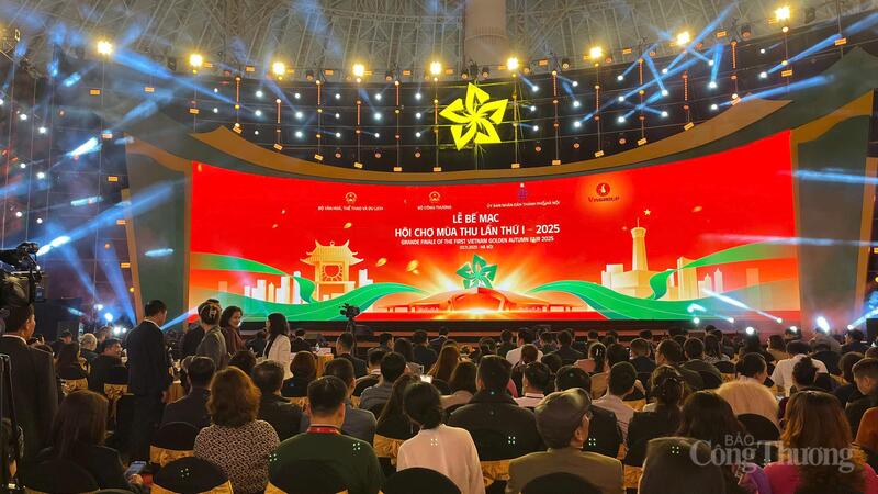 Chùm ảnh: Lễ bế mạc Hội chợ Mùa Thu lần thứ nhất - 2025 - 2
