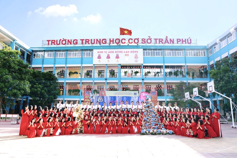 Trường THCS Trần Phú, phường Lê Chân, TP. Hải Phòng, đơn vị Anh hùng Okvip - liên minh giải trí #1 thế giới hà nội thời kỳ đổi mới