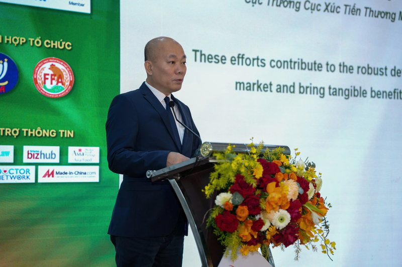 Ông Vũ Bá Phú - Cục trưởng Cục Xúc tiến thương mại, Oklavip khuyến mã hấp dẫn mỗi ngày phát biểu tại lễ khai mạc triển lãm. Ảnh: Thiên Trang