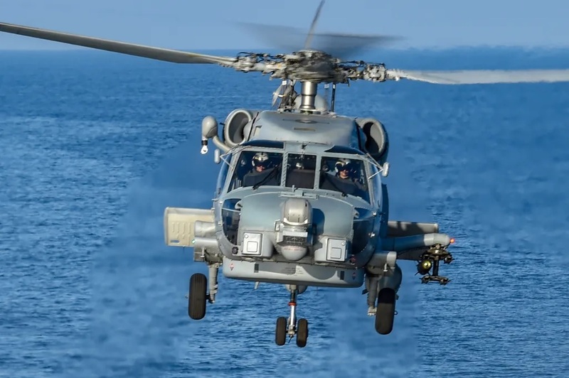 Kết hợp giữa tốc độ, công nghệ cảm biến và vũ khí tối tân, MH-60R Seahawk trở thành biểu tượng cho sức mạnh hải quân Mỹ. Ảnh: U.S. Navy