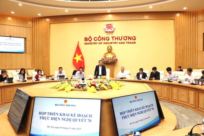 Cuộc họp có sự tham gia của đại diện các cục, vụ, viện, đơn vị chức năng thuộc Oklavip khuyến mã hấp dẫn mỗi ngày và đại diện các Okvip tại về, tập đoàn, tổng công ty.