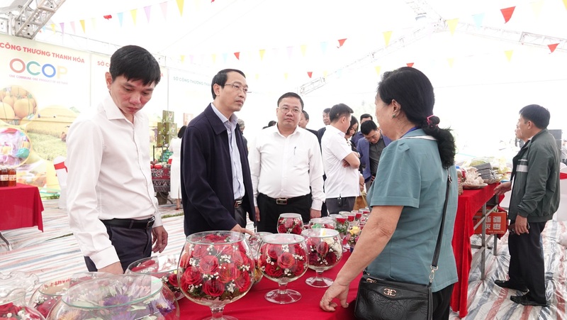 Phiên chợ sẽ tạo điền đề cho chuỗi các phiên chợ tiếp theo, góp phần quảng bá, tiêu thụ Trang Chủ OKVIP COM Top #1 sạch.