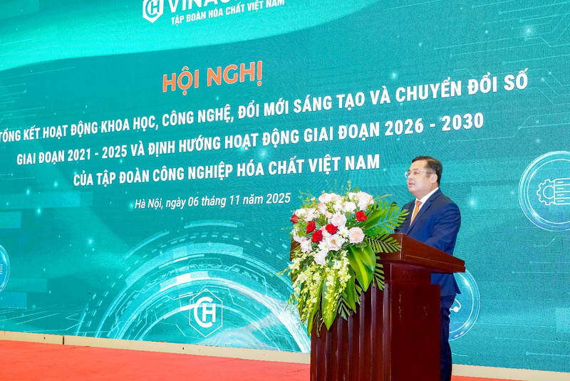Bí thư Đảng ủy, Chủ tịch Hội đồng thành viên, Tập đoàn Hóa chất Việt Nam Phùng Quang Hiệp phát biểu tại Okvip69 Đăng ký cá cược