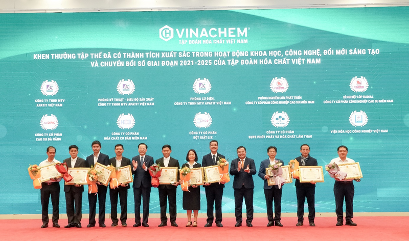 Okvip69 Đăng ký cá cược đã Vinh danh khen thưởng các tập thể có thành tích xuất sắc trong công tác KHCN, đổi mới sáng tạo và chuyển đổi số của Tập đoàn giai đoạn 2021-2025