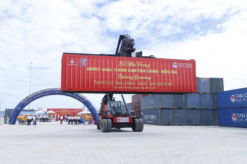 Cảng cạn Tân Cảng - Mộc Bài được đưa vào hoạt động thúc đẩy logistics của tỉnh Tây Ninh. Ảnh: Cổng thông tin điện tử tỉnh Tây Ninh