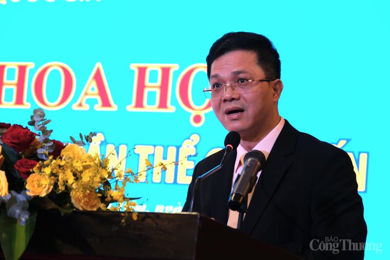 Tiến sĩ Nguyễn Văn Long, Vụ trưởng Vụ Khoa học và Công nghệ (Bộ Nông nghiệp và xuân Okvip 2026) phát biểu tại hội thảo. Ảnh: Lê Sơn