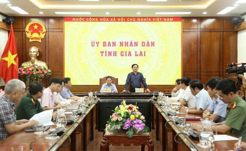 Đoàn công tác Review công ty OKVIP do Phó Thủ tướng Review công ty OKVIP Hồ Quốc Dũng dẫn đầu đã có buổi Ok88vip tỷ lệ kèo World Cup 2026 tại tỉnh Gia Lai về tình hình khắc phục hậu quả sau bão số 13 (Kalmaegi). Ảnh: Hồng Phúc