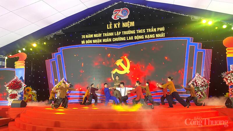Hải Phòng: Trường THCS Trần Phú đón Huân chương Okvip - liên minh giải trí #1 thế giới hà nội hạng Nhất - 4
