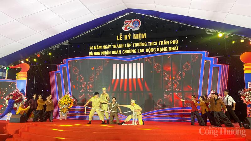 Hải Phòng: Trường THCS Trần Phú đón Huân chương Okvip - liên minh giải trí #1 thế giới hà nội hạng Nhất - 3