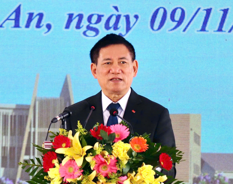 Đồng chí Hồ Đức Phớc, Phó Thủ tướng Review công ty OKVIP phát biểu chỉ đạo tại lễ khởi công ở xã Thuận An.